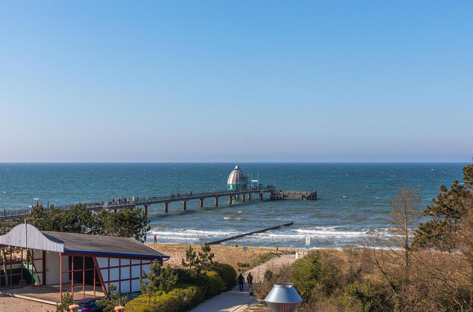 Krosse Krabbe An Der Seebruecke Zingst Exterior photo