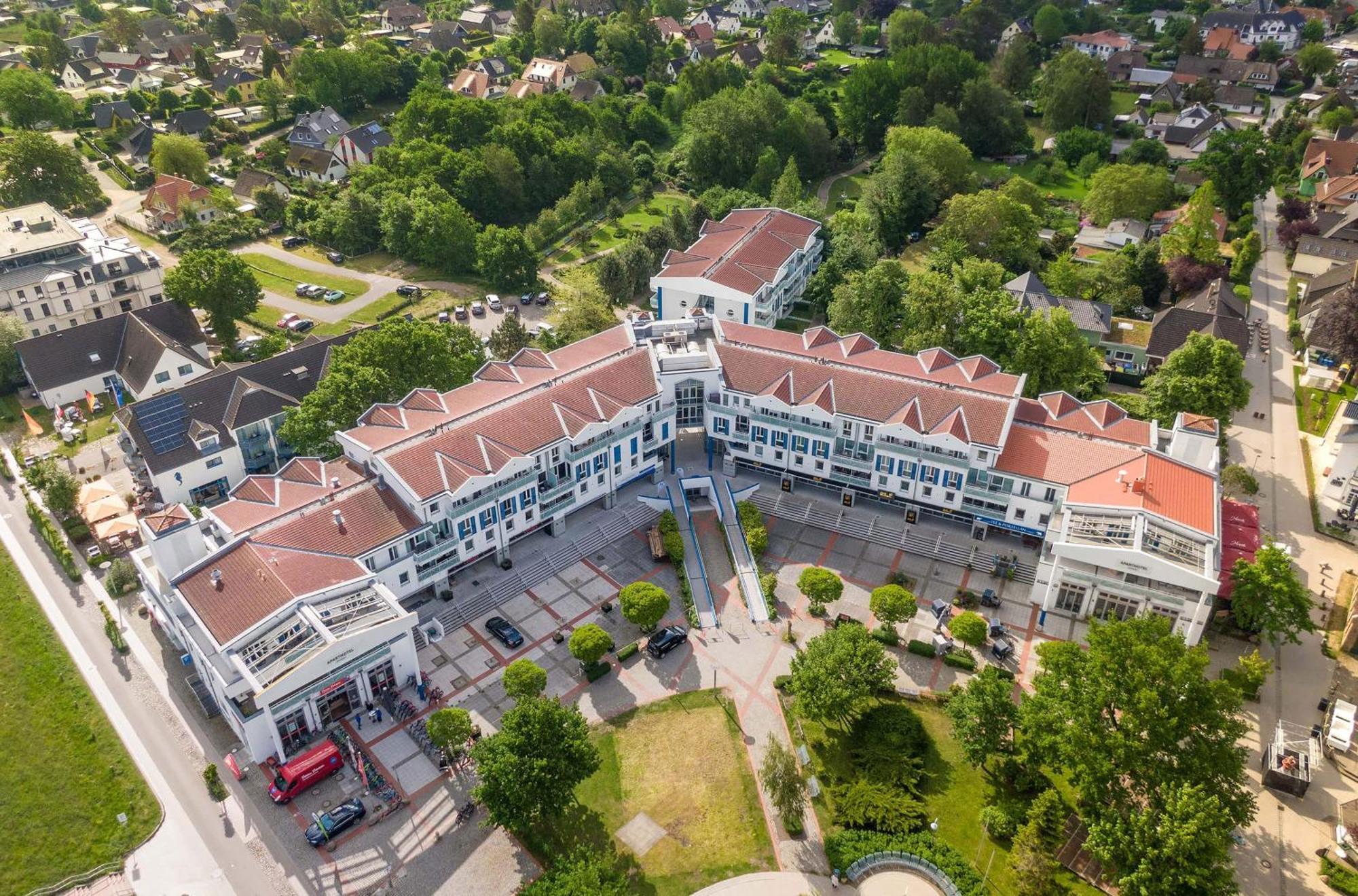 Krosse Krabbe An Der Seebruecke Zingst Exterior photo